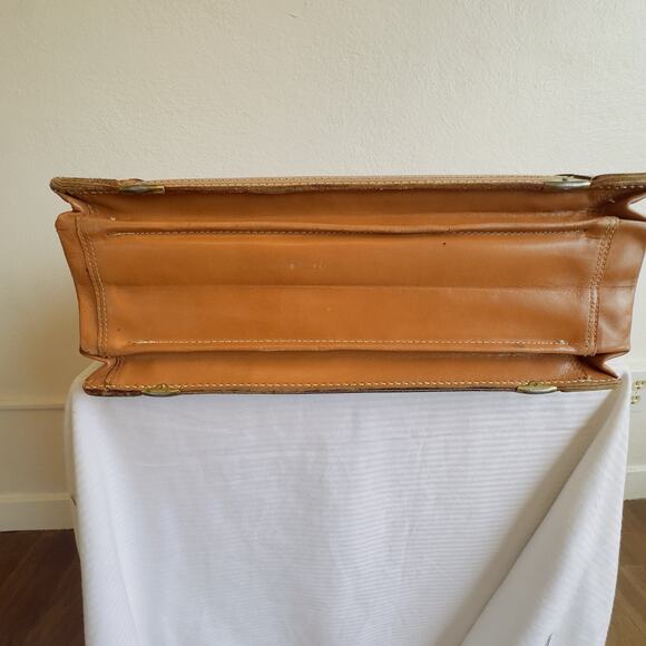 Mid Century Top Grain Cowhide Briefcase Stay Open Frame Vintage Bag with Key MCM - Picture 11 of 16